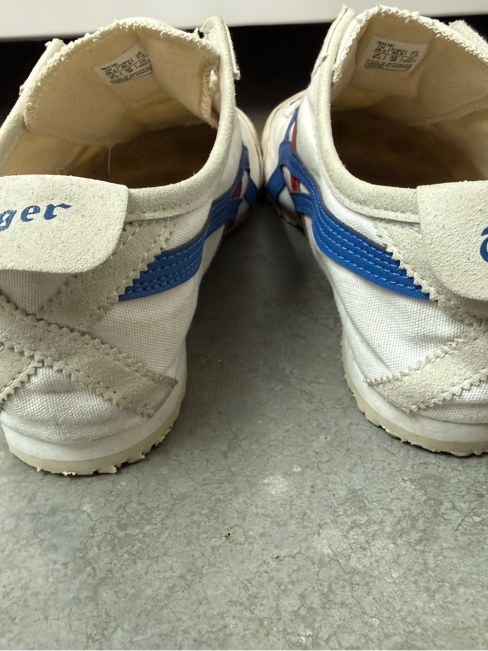Onitsuka Tiger Beige Slip-On Sneakers with Red Logo - Picture 5 of 9